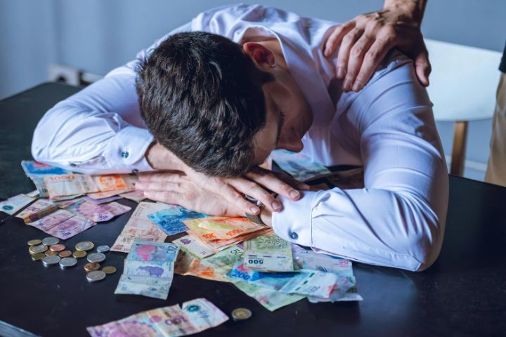 Gaji Naik Tapi Tabungan Tetap Segitu? Ini Kesalahan yang Sering Terjadi