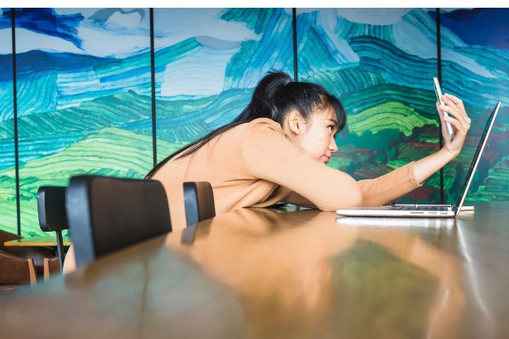 5 Tanda Kamu Perlu Hustle Culture Detox